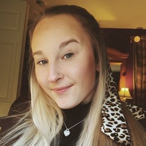 Meet your Posher, Rhia